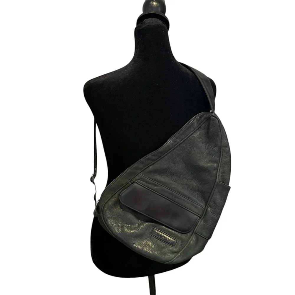 L.L. Bean Traveler Healthy Back Bag AmeriBag Medium Black Leather Sling Backpack